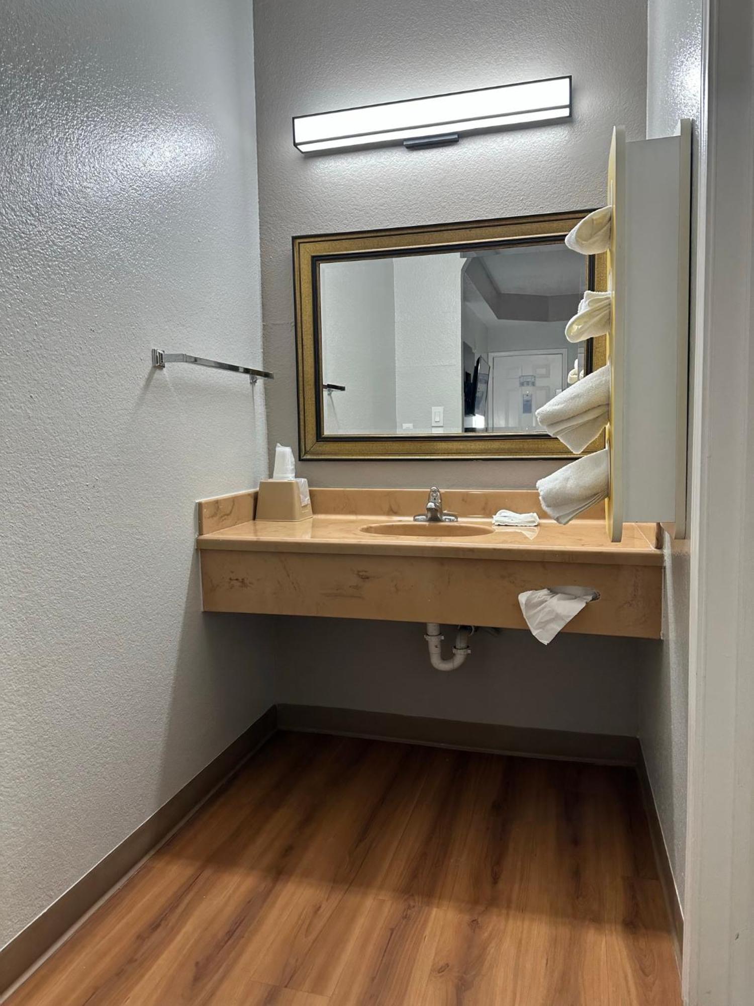 Motel 6 Alvarado Tx المظهر الخارجي الصورة