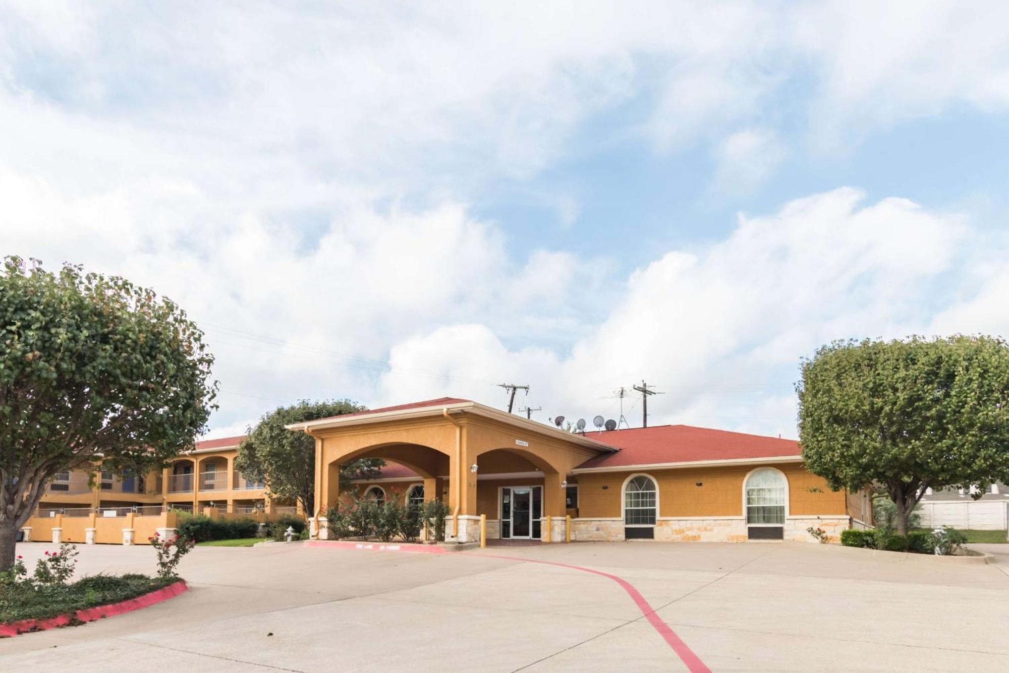Motel 6 Alvarado Tx المظهر الخارجي الصورة