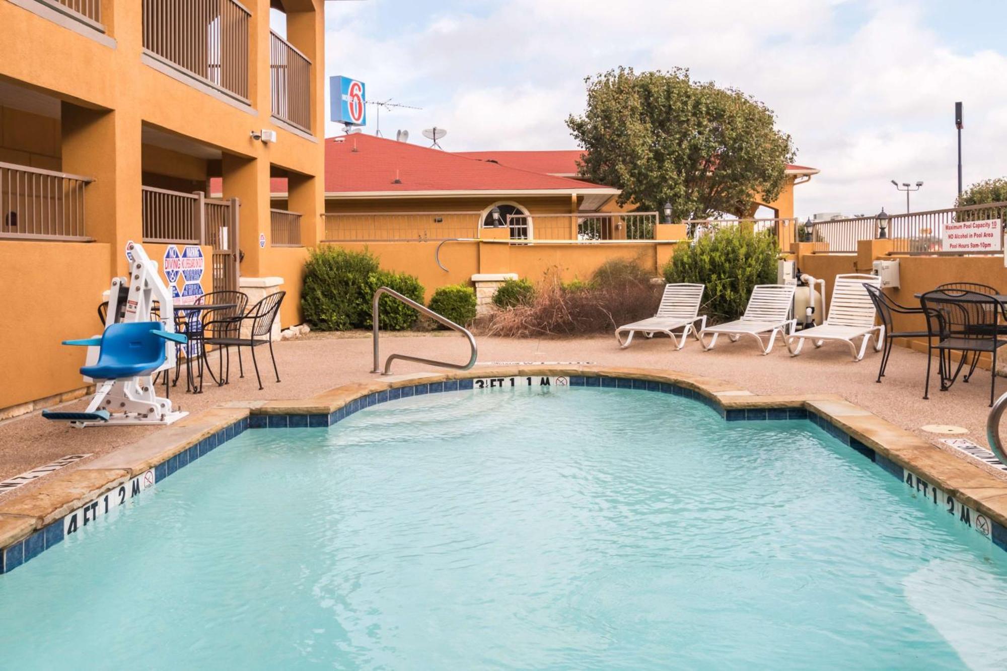 Motel 6 Alvarado Tx المظهر الخارجي الصورة